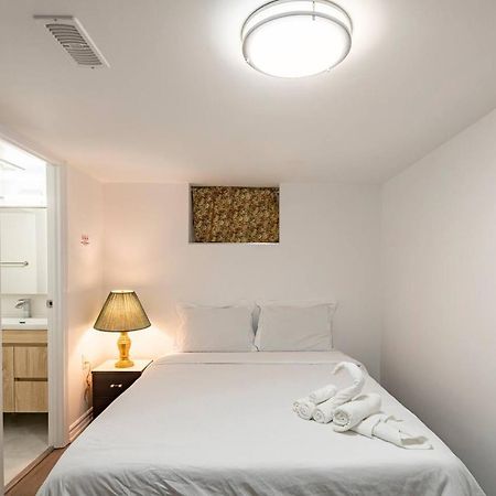 Simple & Tidy Private Rooms 多伦多 外观 照片