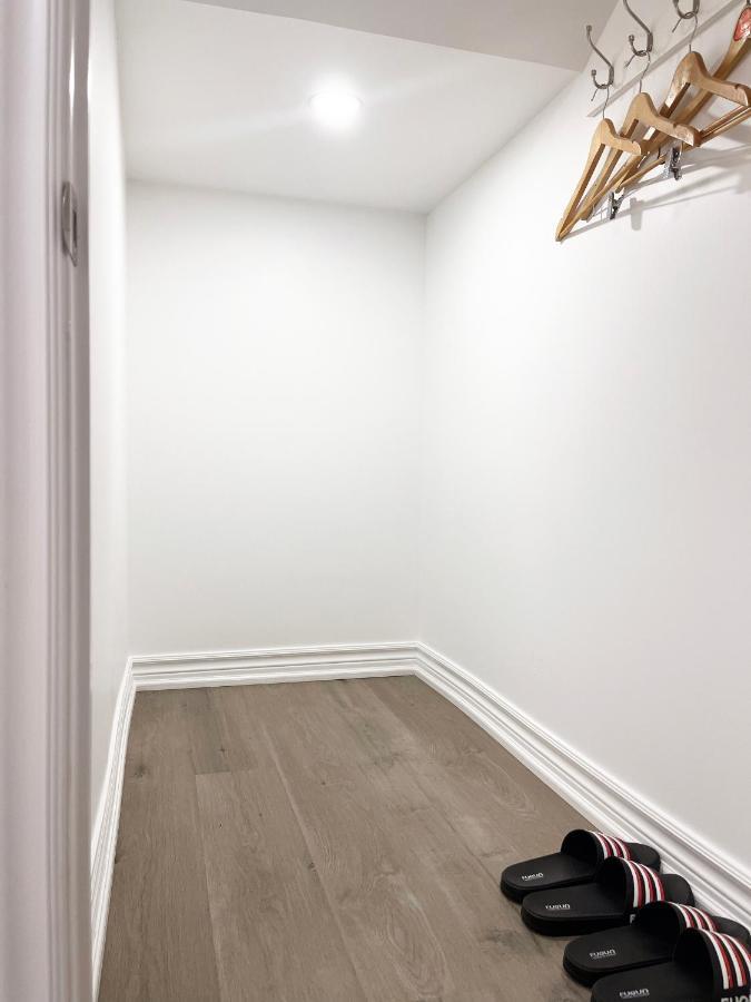 Simple & Tidy Private Rooms 多伦多 外观 照片