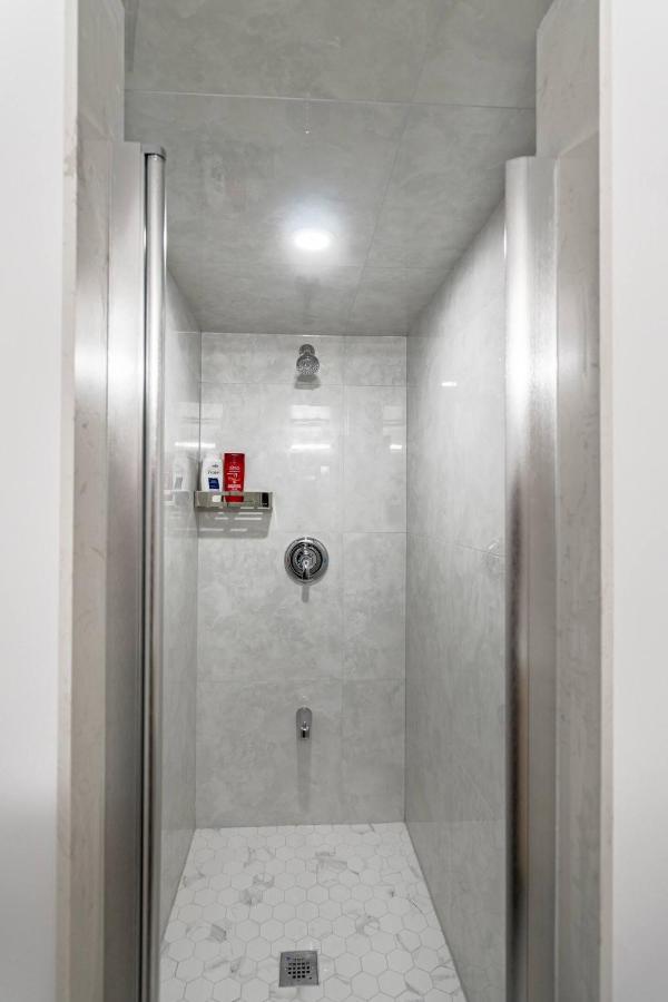 Simple & Tidy Private Rooms 多伦多 外观 照片